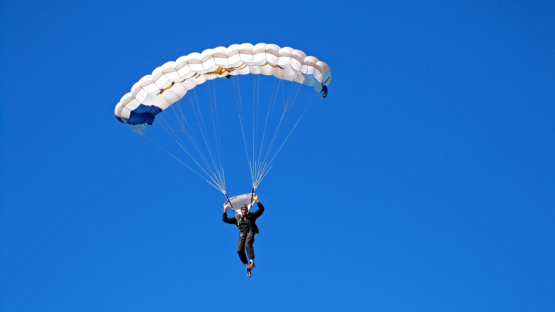 墨西哥马术协会与国际马术联合会合作，举办国际马术交流活动，促进技术交流。